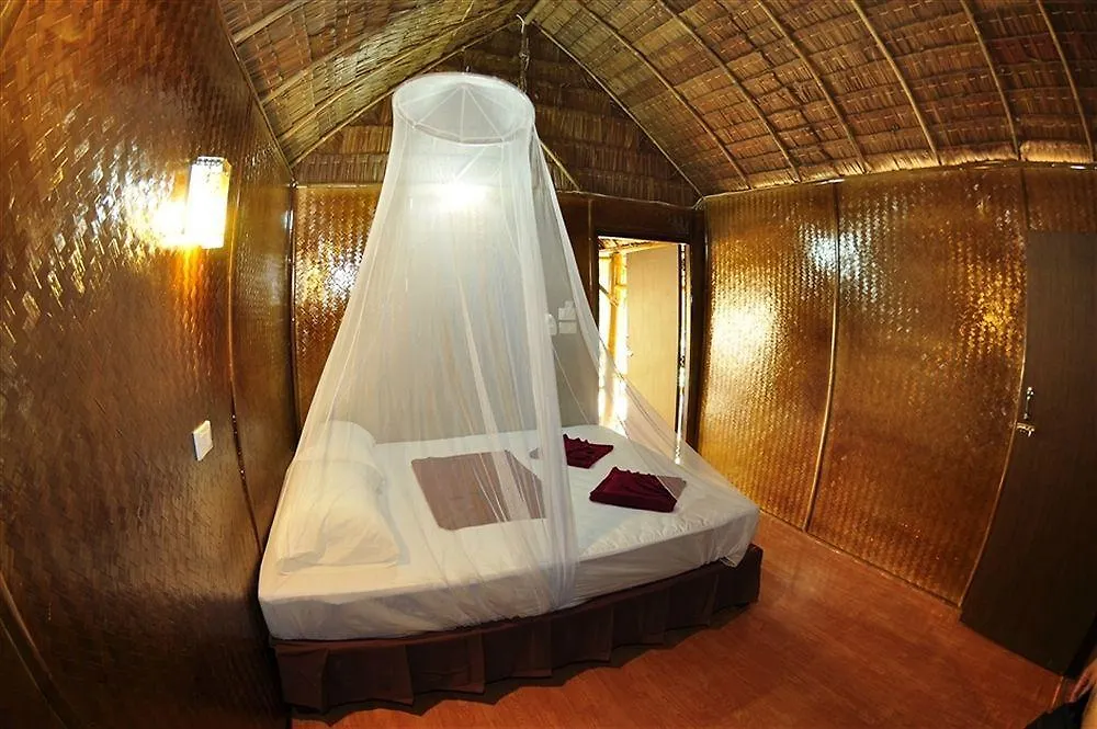Курортный комплекс Phi Phi Hill Bamboo Bungalow